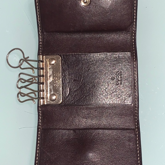 Gucci Leather GG Key Holder - Picture 2 of 7
